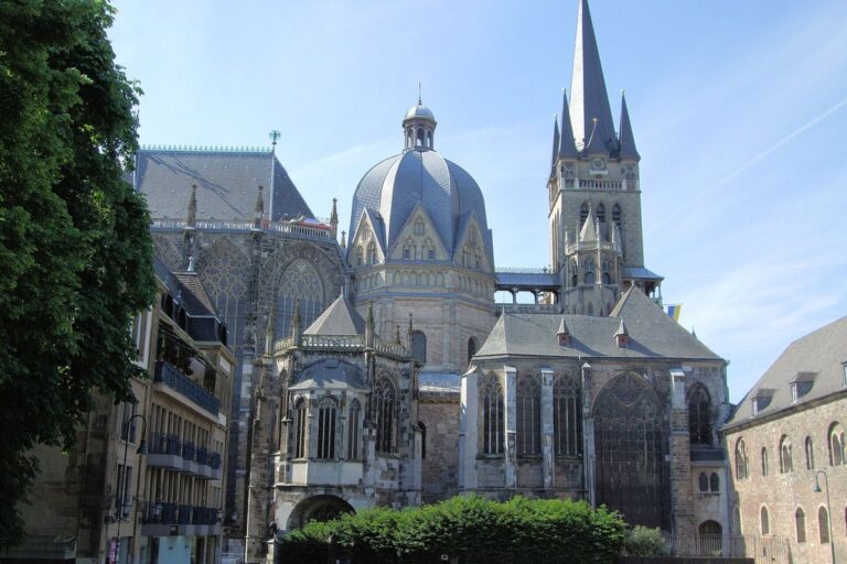 De Dom van Aken met de paltskapel van Karel de Grote
